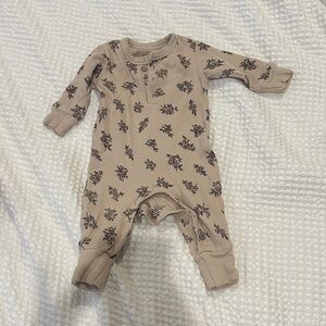 Organic cotton thermal Floral Kids Bodysuit in Tan